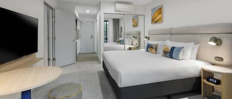 3 bedrooms, in-room safe, laptop workspace, blackout curtains