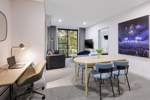 Standard-Apartment, 2 Schlafzimmer, Nichtraucher, Küche | Wohnbereich