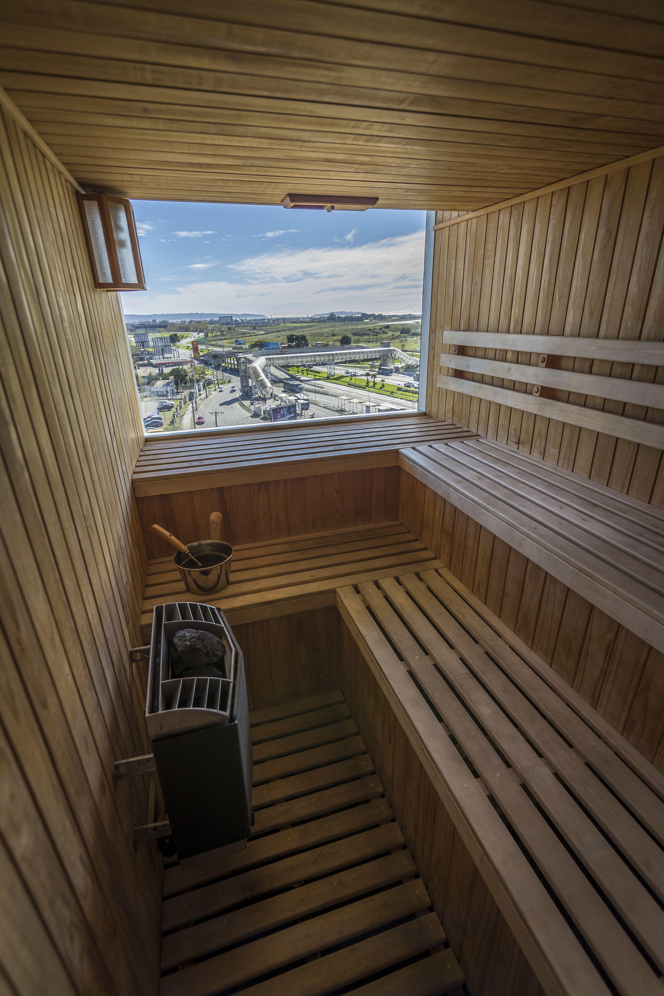 couples treatment room(s), sauna, steam room, hot stone massages