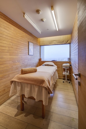 Couples treatment rooms, sauna, steam room, hot stone massages - Wyndham Concepcion Pettra (Hualpén)