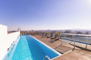 Outdoor pool - Wyndham Concepcion Pettra (Hualpén)