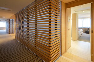 Quarto, 2 camas Queen, acessível, para não fumantes | Roupas de cama premium, edredons de pluma, camas com colchões pillow-top