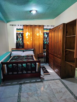 Familienvilla | 8 Schlafzimmer, hochwertige Bettwaren, Zimmersafe