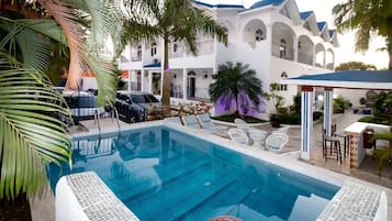 Outdoor pool, sun loungers