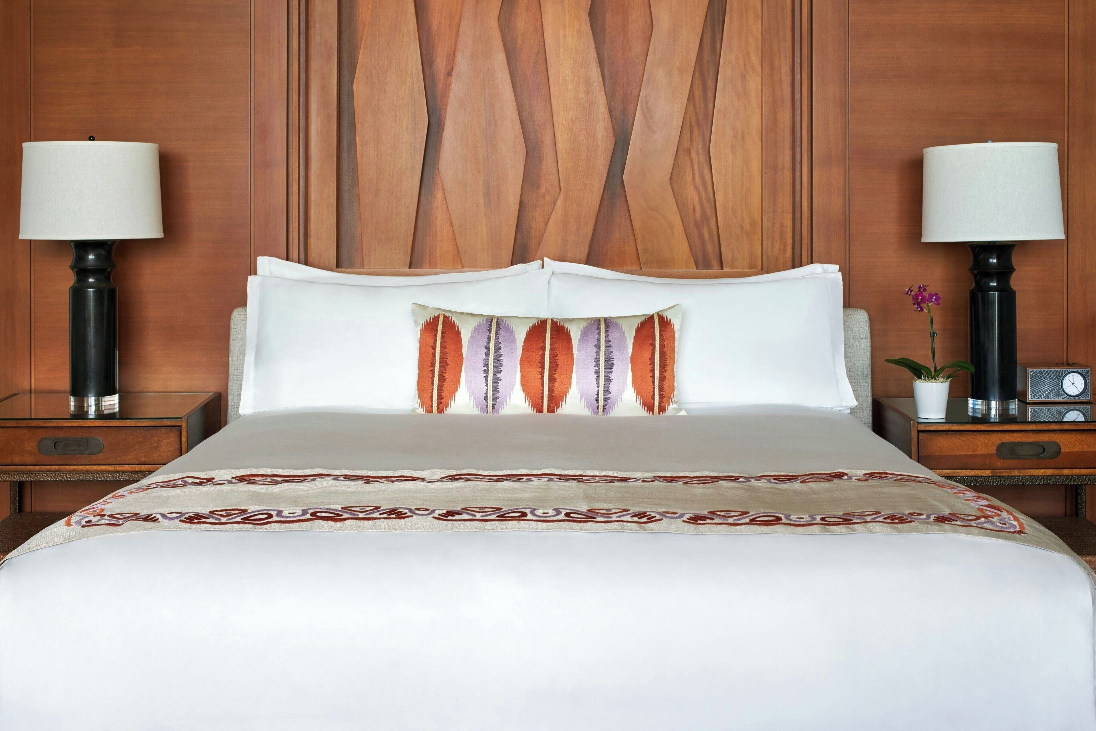 Minibar, in-room safe, desk, iron/ironing board