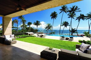 Minibar, in-room safe, desk, iron/ironing board - Dorado Beach, a Ritz-Carlton Reserve (Dorado)