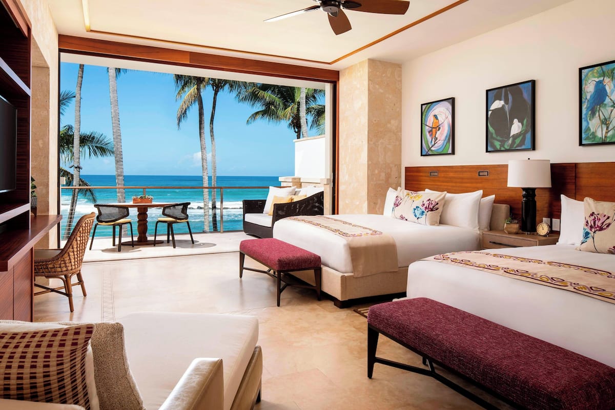 West Beach Ocean Reserve, Guest room, 2 King, Beachfront | 1 slaapkamer, een minibar, een kluis op de kamer, een bureau