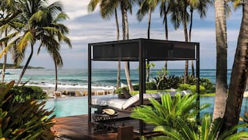 2 outdoor pools, free cabanas, pool umbrellas