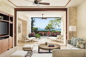 Minibar, in-room safe, desk, iron/ironing board - Dorado Beach, a Ritz-Carlton Reserve (Dorado)