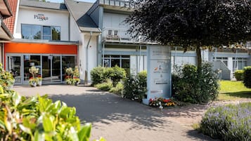 Fassade der Unterkunft – Abend/Nacht