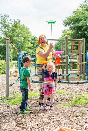 Children's play area - outdoor - Ringhotel Alfsee Piazza (Rieste)