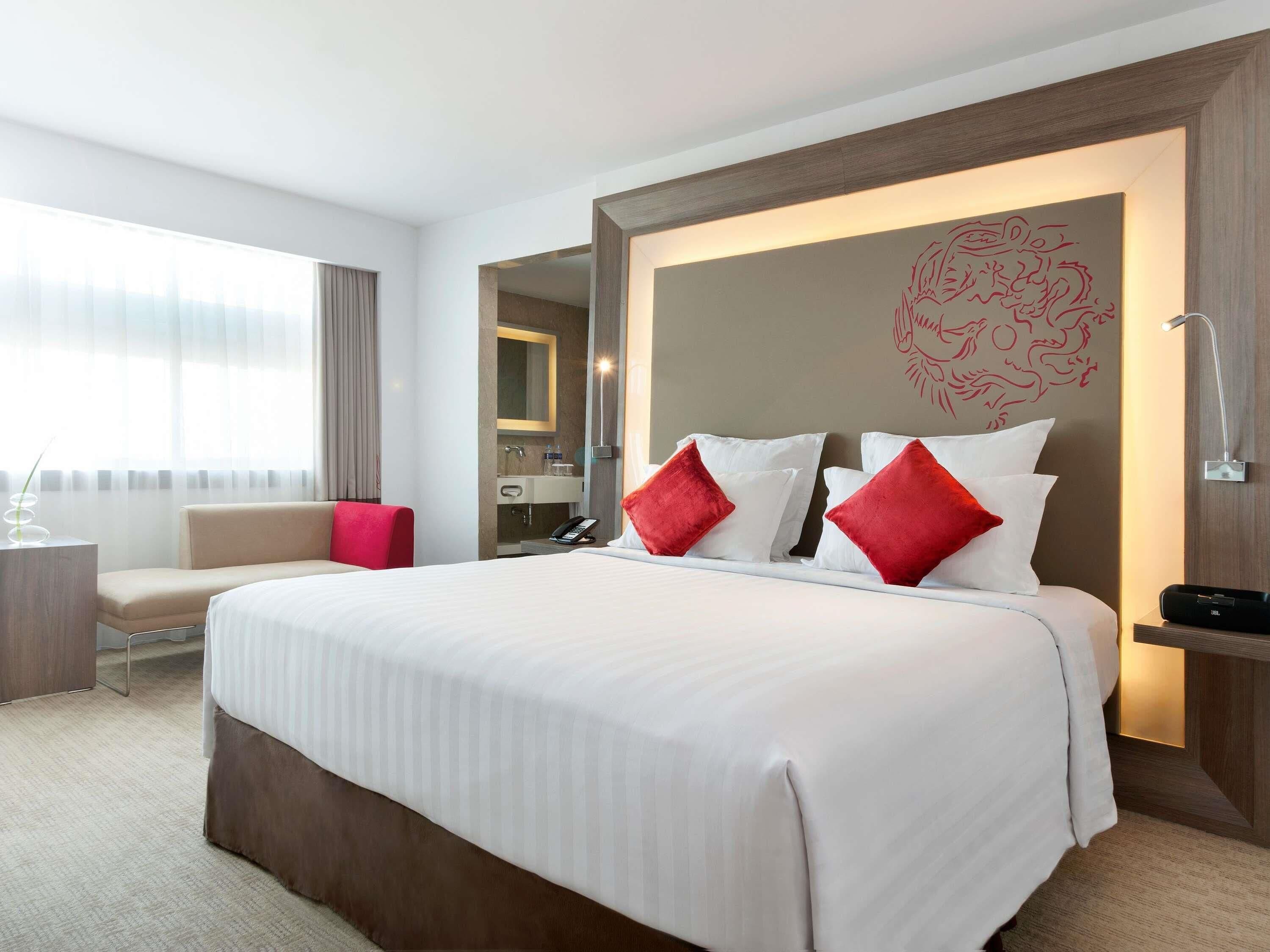 Phòng Suite Superior, 1 giường cỡ king | Minibar, két bảo mật tại phòng, bàn, bàn ủi/dụng cụ ủi quần áo 