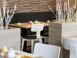 Desayuno continental gratuito y diario