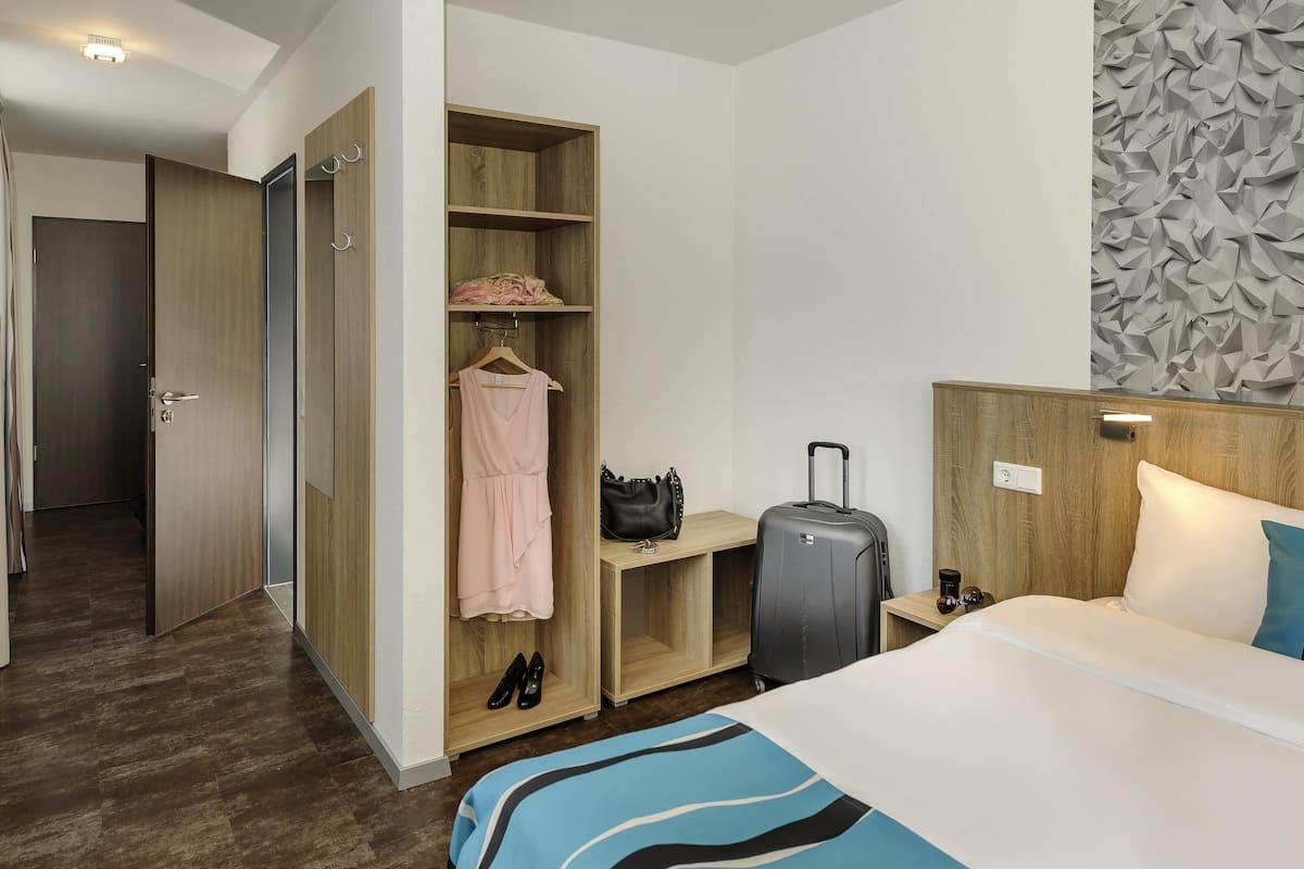 In-room safe, desk, blackout drapes, soundproofing