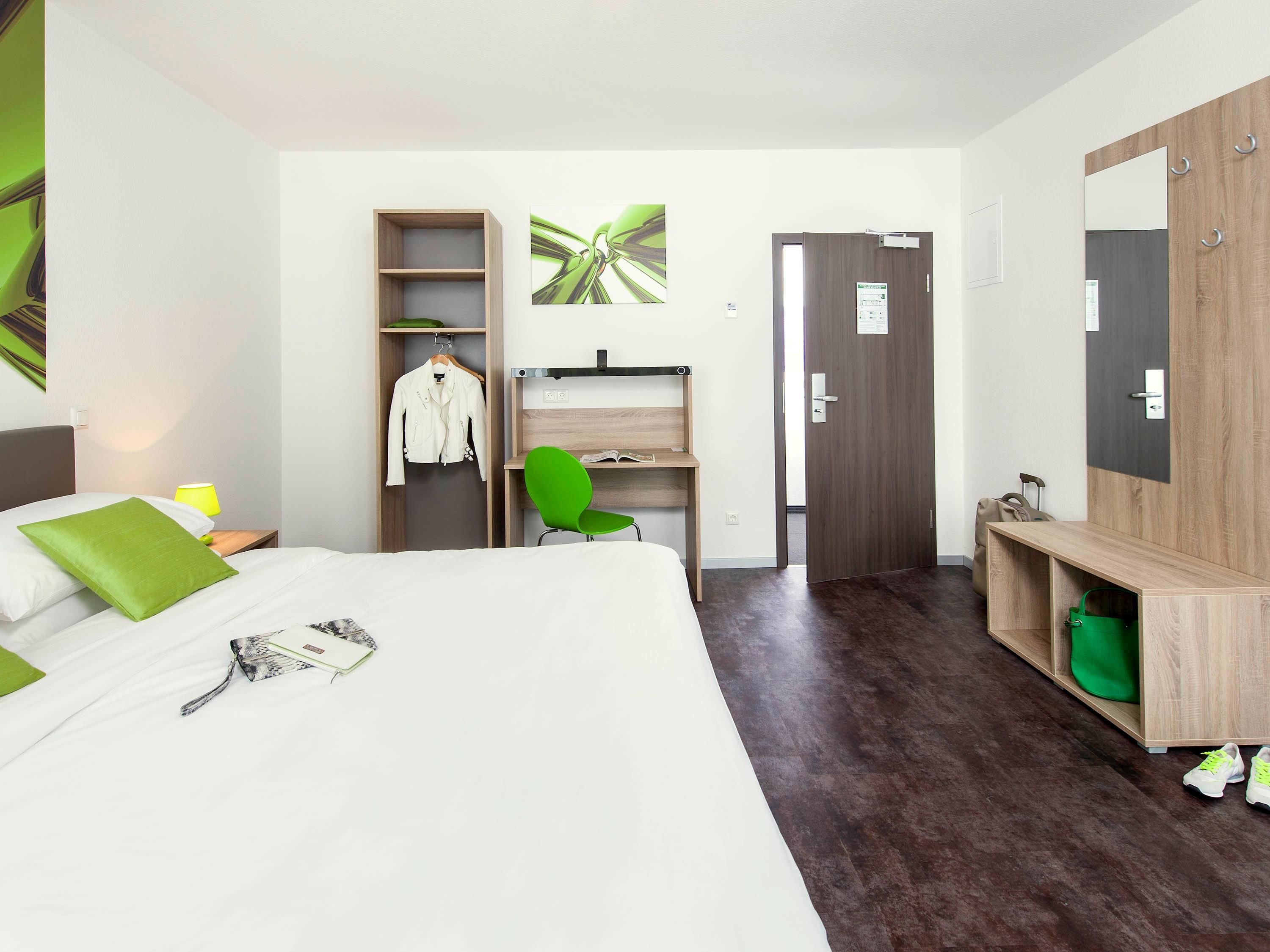 1 bedroom, in-room safe, desk, blackout curtains