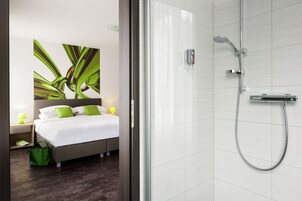 Habitación Confort doble, 1 cama doble (All Comfort) | Caja fuerte, escritorio, cortinas opacas y sistema de insonorización