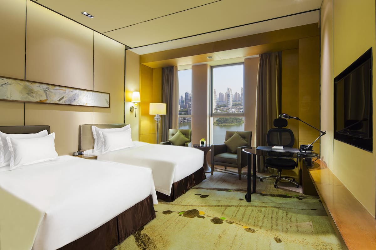 Down duvets, minibar, in-room safe, desk