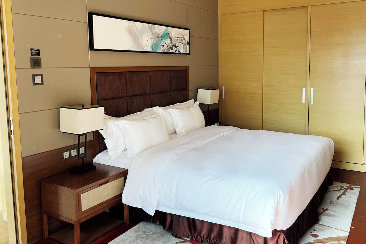 Leilighet, 1 soverom (Residence) | Dundyner, minibar, safe på rommet og skrivebord