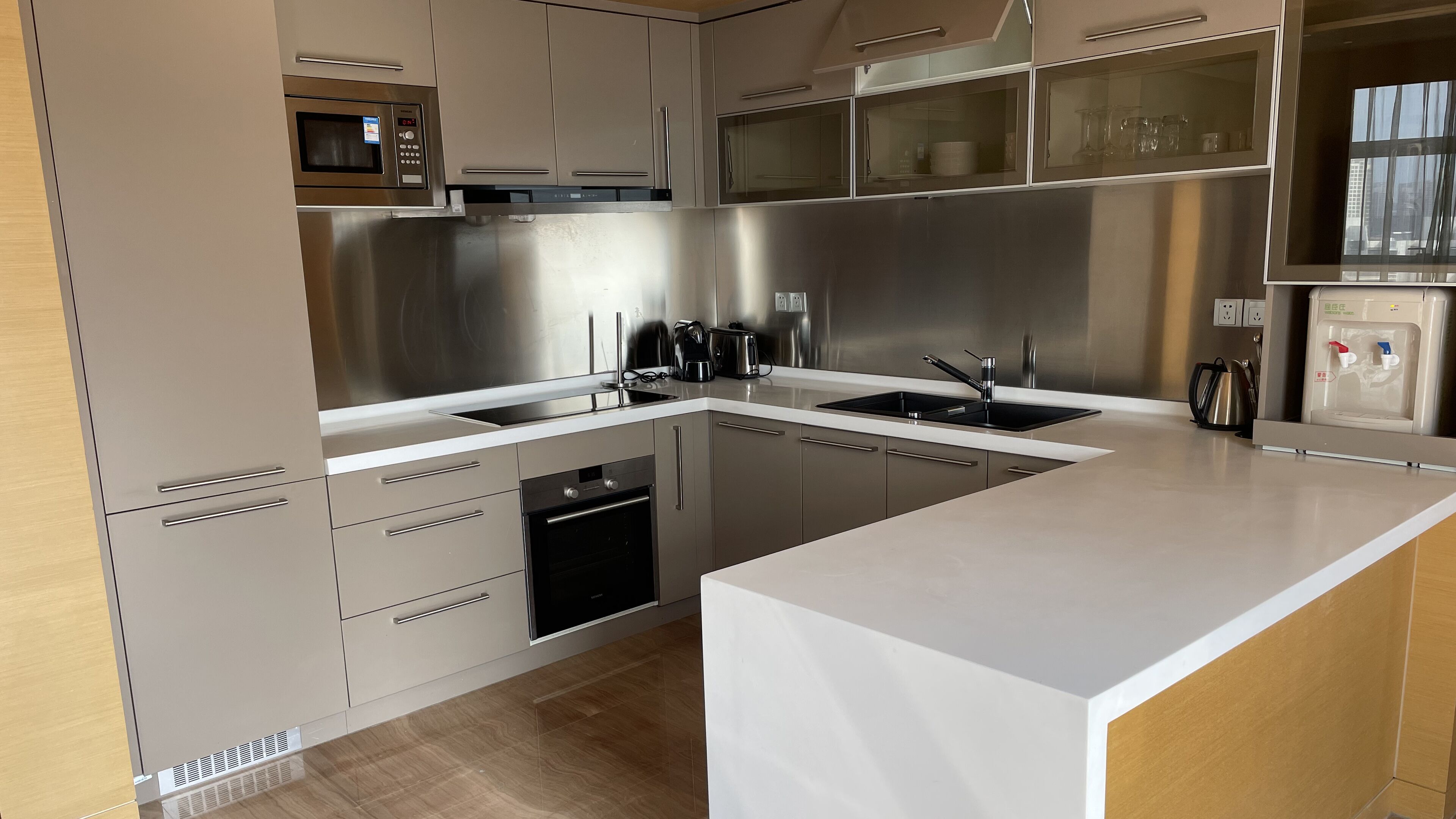 apartment, 2 bedrooms, lake view | private kitchen | electric kettle