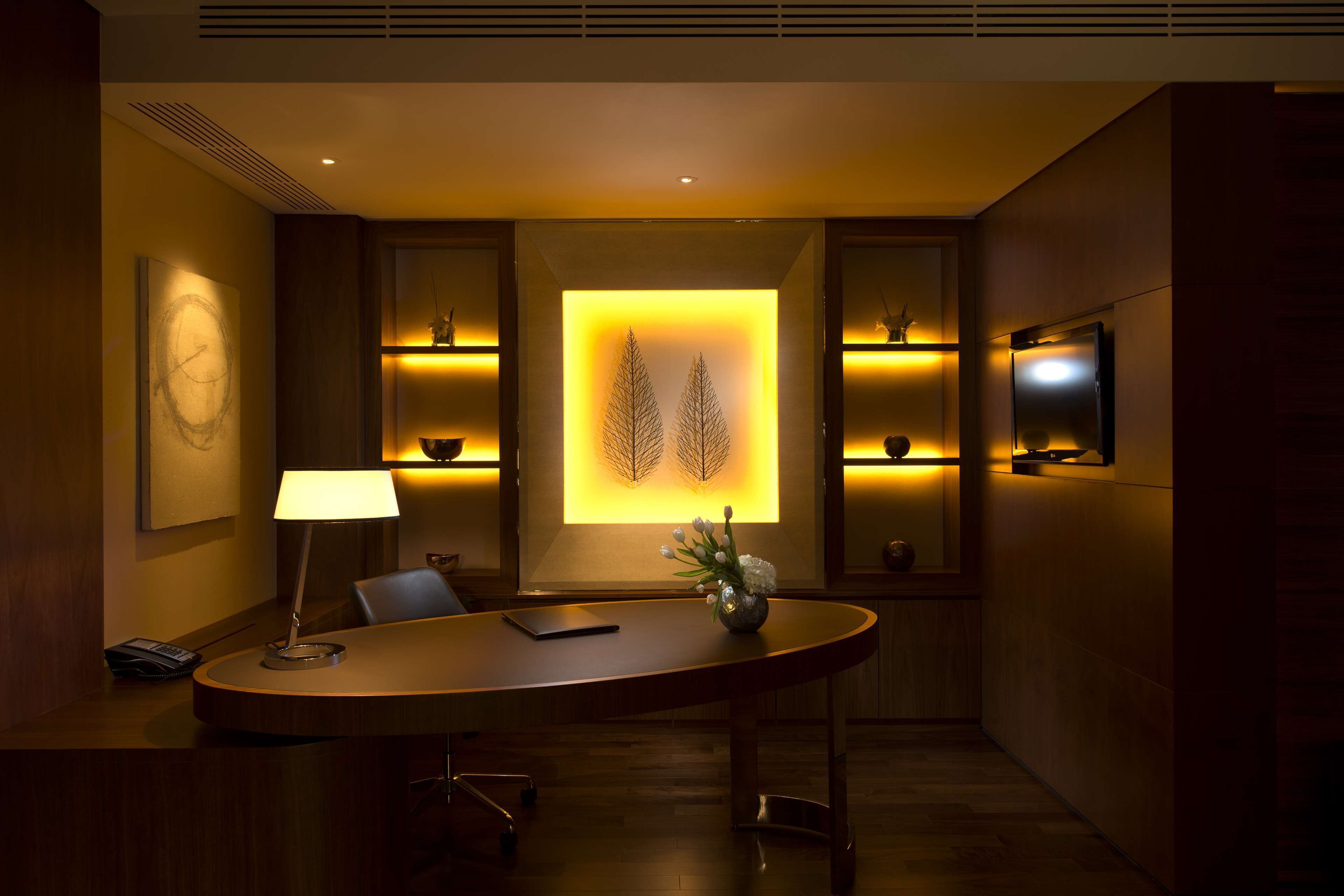 penthouse suite, 1 king bed | premium bedding, down duvets, pillow-top beds, minibar