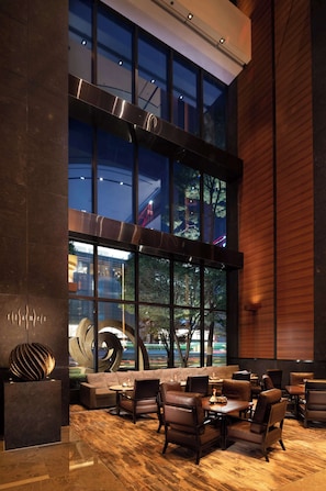 3 restaurants; breakfast, lunch, dinner and brunch served 