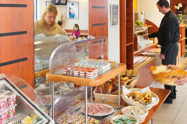 Daily buffet breakfast for a fee