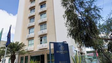 Fachada da propriedade