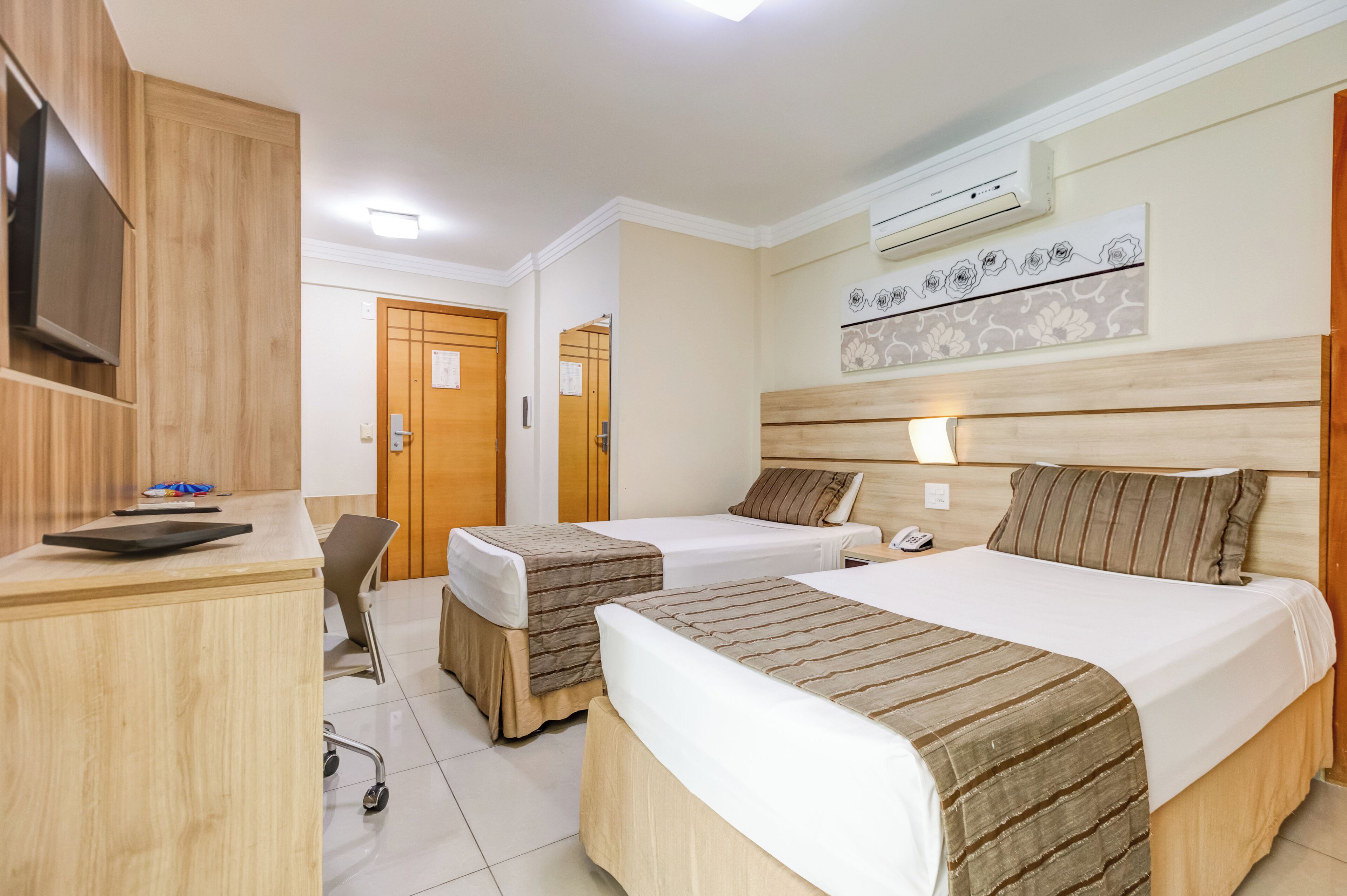 deluxe twin room | 1 bedroom, premium bedding, minibar, in-room safe