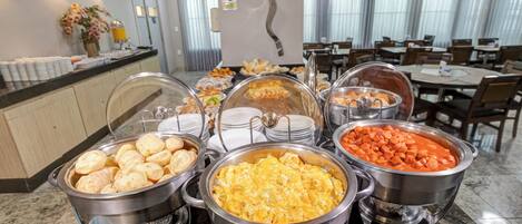 Free daily buffet breakfast