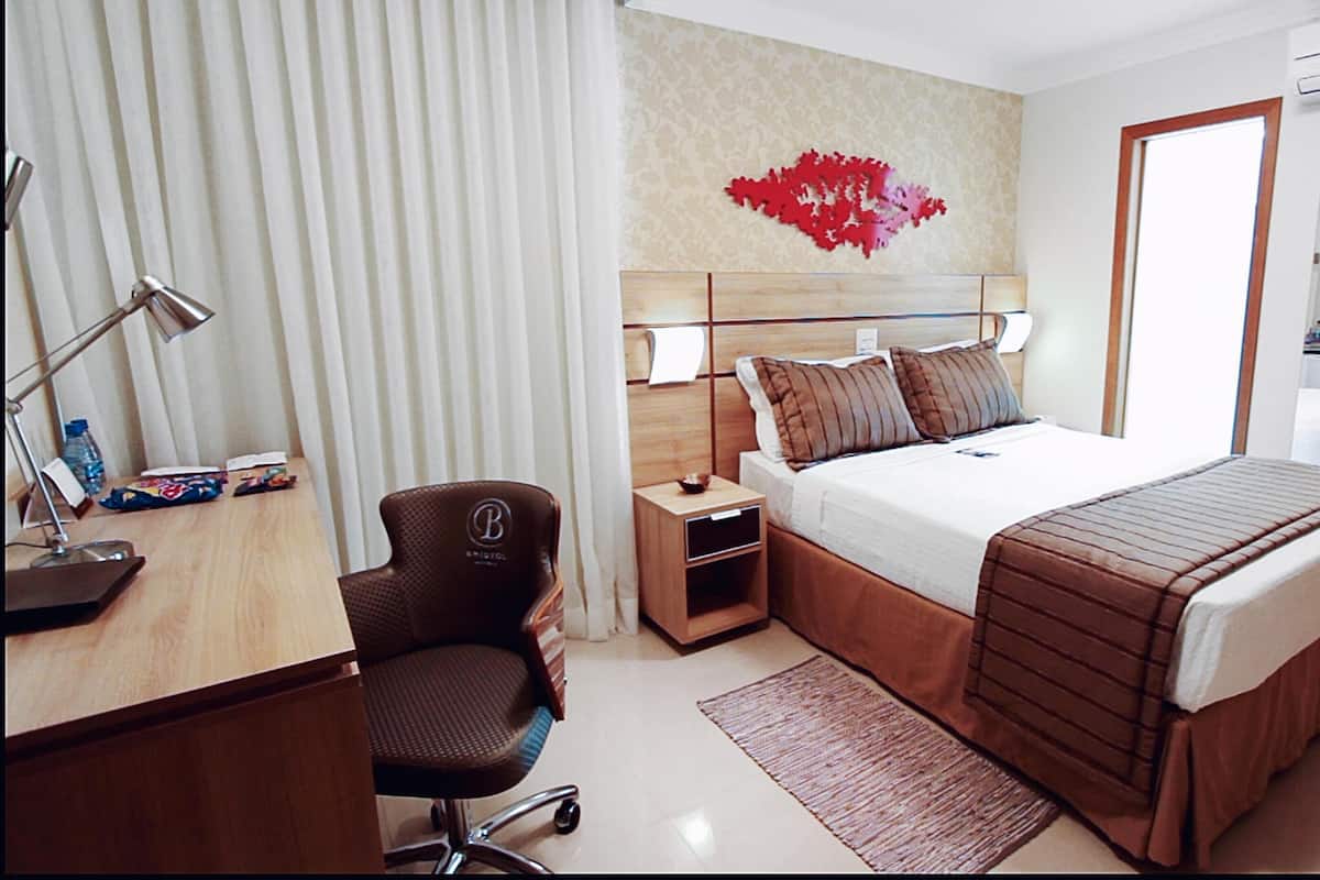 Premium bedding, minibar, in-room safe, desk