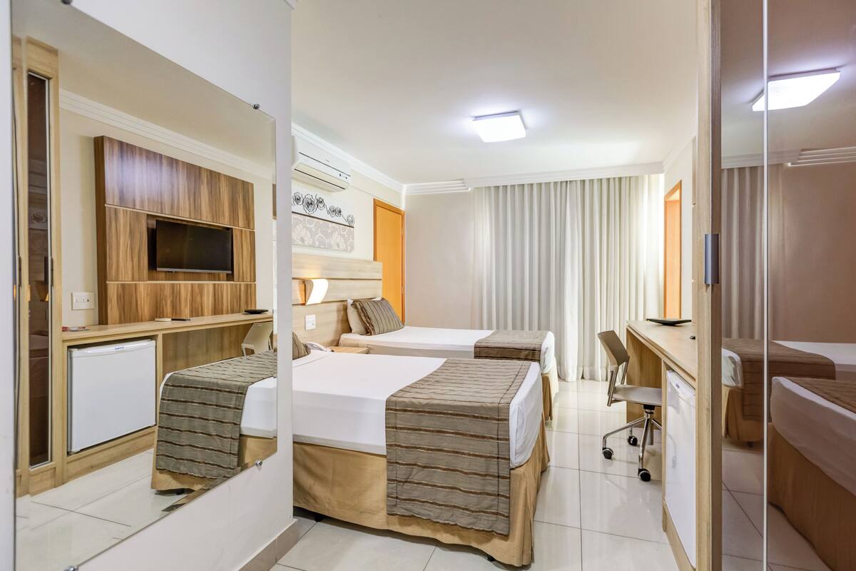 Deluxe Twin Room | Premium bedding, minibar, in-room safe, desk
