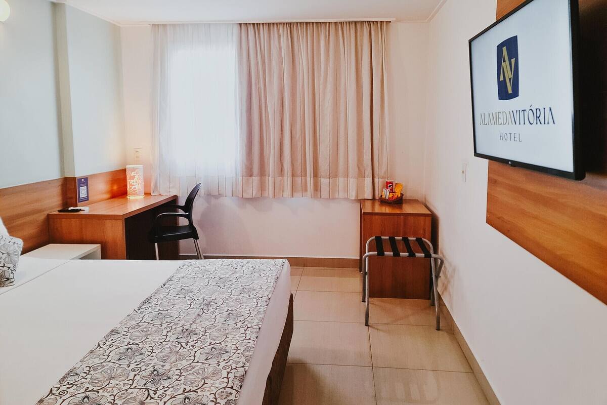 Minibar, in-room safe, laptop workspace, blackout curtains
