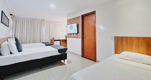 Minibar y caja de seguridad en la habitación 