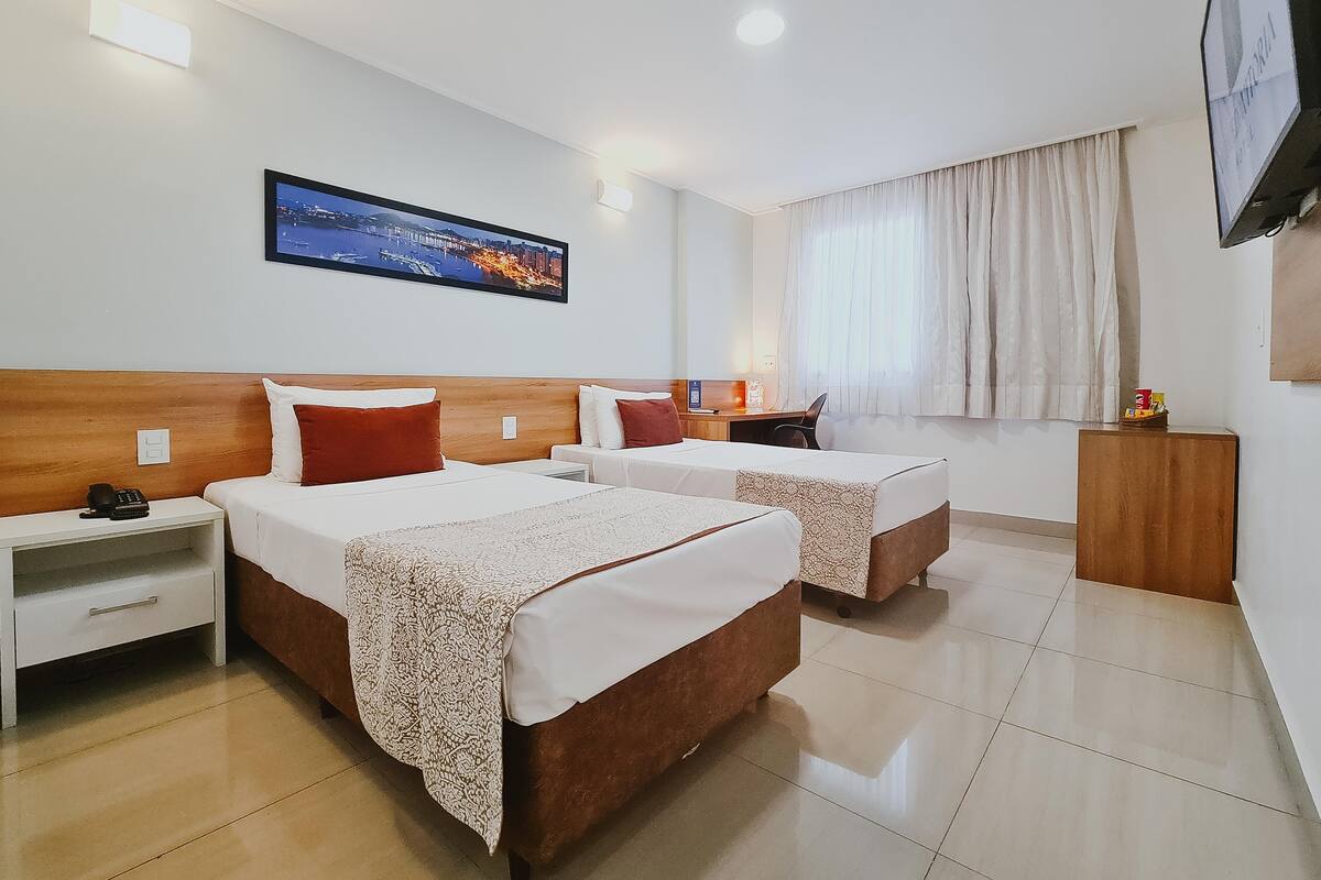 Minibar, in-room safe, laptop workspace, blackout curtains