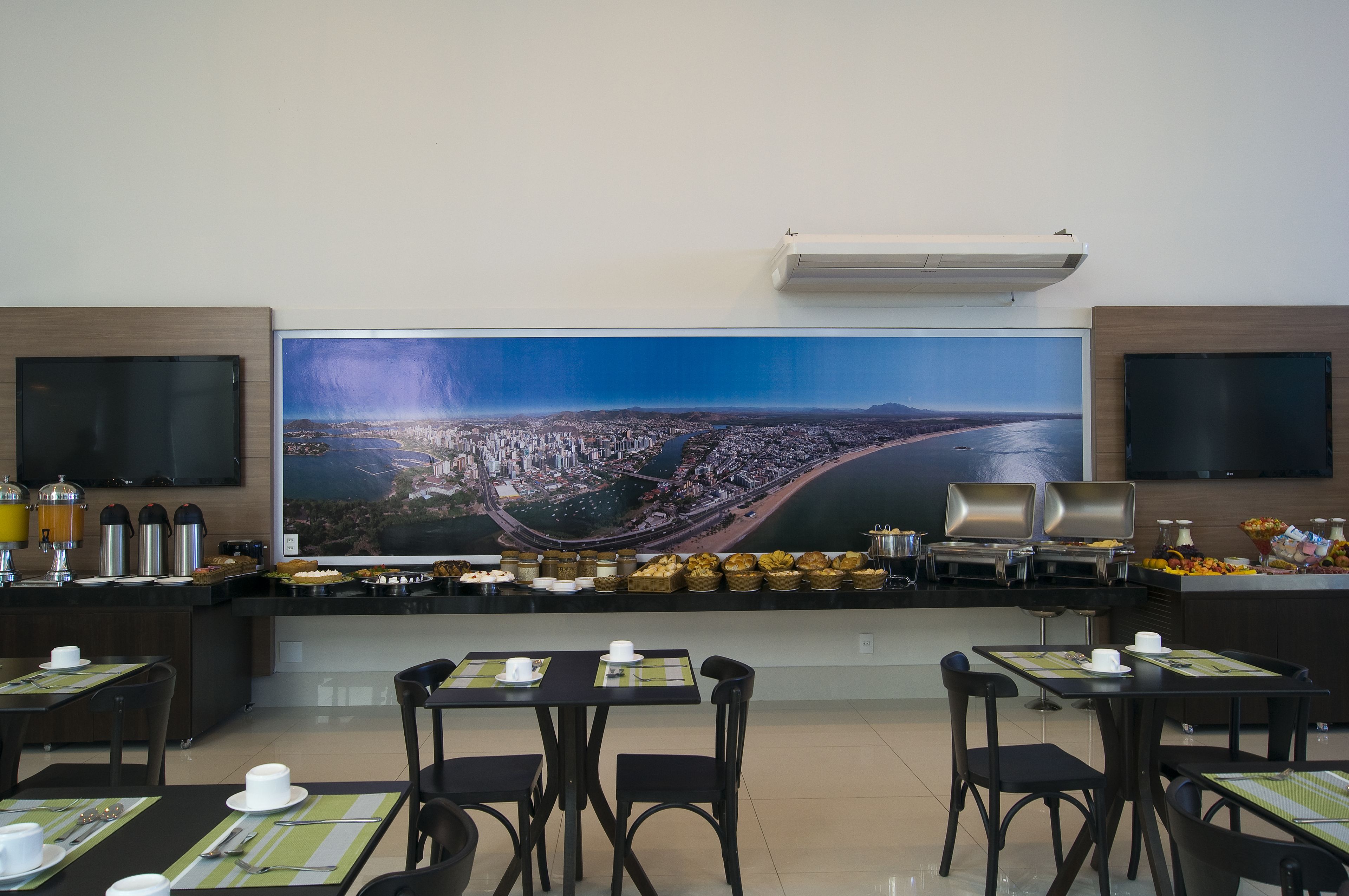 daily buffet breakfast (brl 42.90 per person)