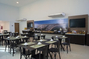 Daily buffet breakfast (BRL 42.90 per person)