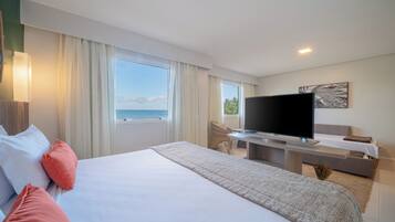 Chambre Quadruple Exclusive, baignoire | Coffres-forts dans les chambres, bureau, Wi-Fi gratuit, draps fournis