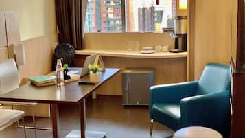 Coffres-forts dans les chambres, bureau, rideaux occultants