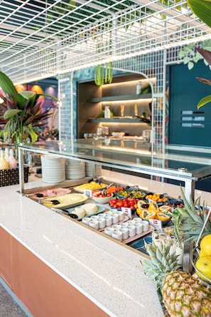 Frukostbuffé varje dag mot avgift