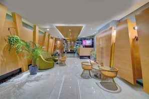 Breakfast, lunch and dinner served - Al Khoory Executive Hotel (Dubai)
