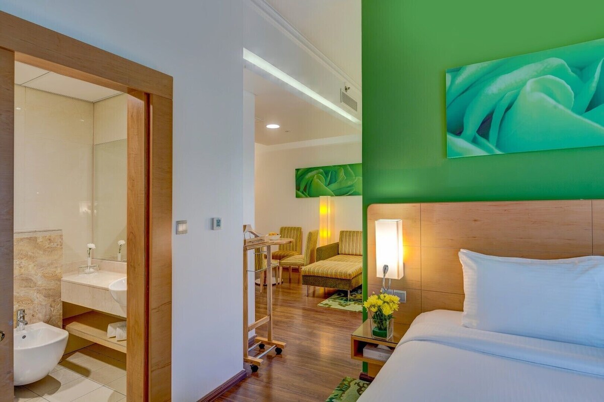 In-room safe, desk, soundproofing, iron/ironing board (on request)
