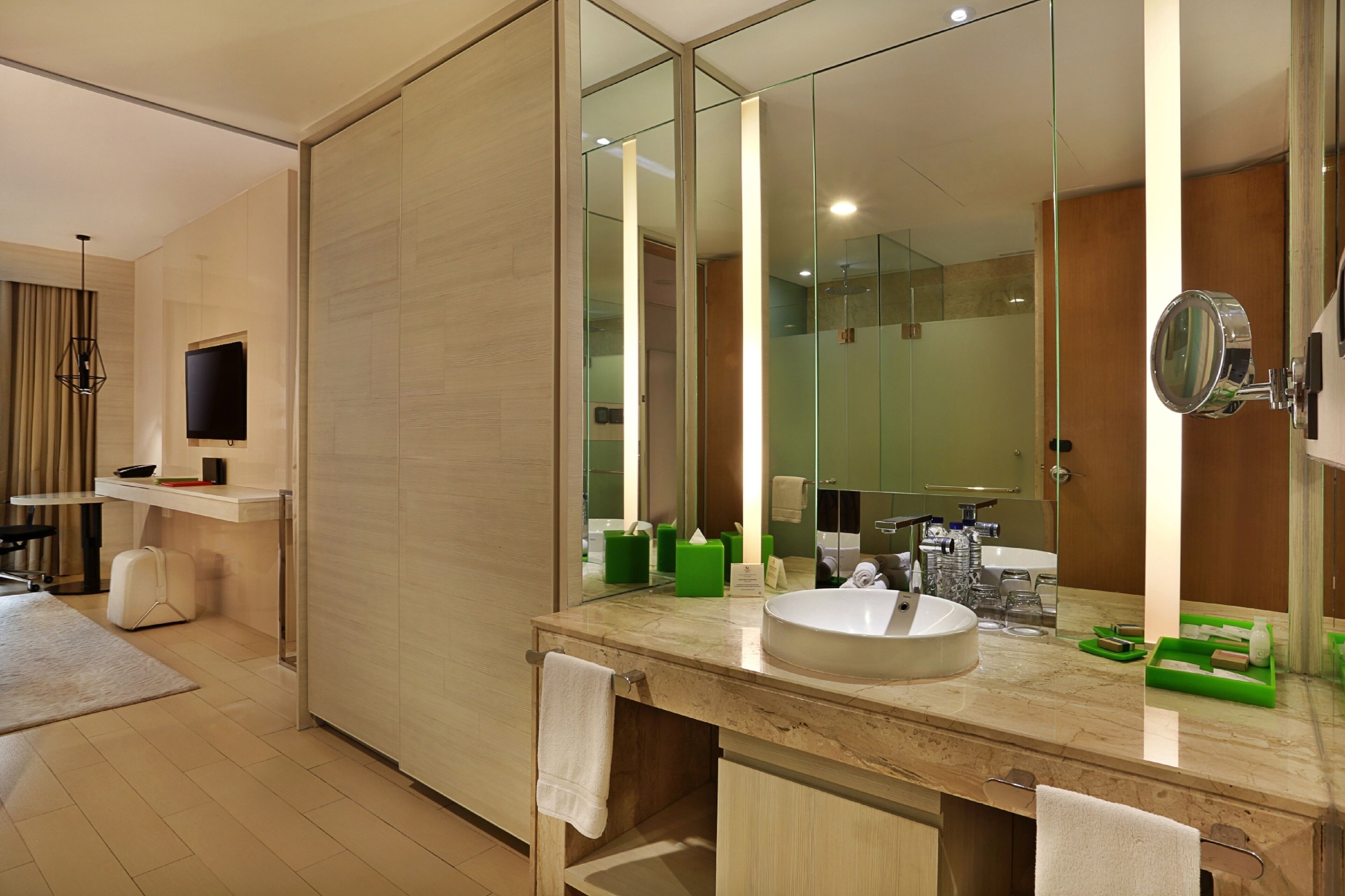 1 bedroom, premium bedding, free minibar items, in-room safe