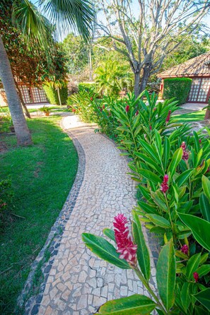 위성 채널 시청이 가능한 32인치 LCD TV, TV