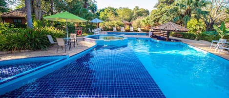 3 outdoor pools