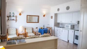 Standard Apartment, Balcony, Sea View | Living area