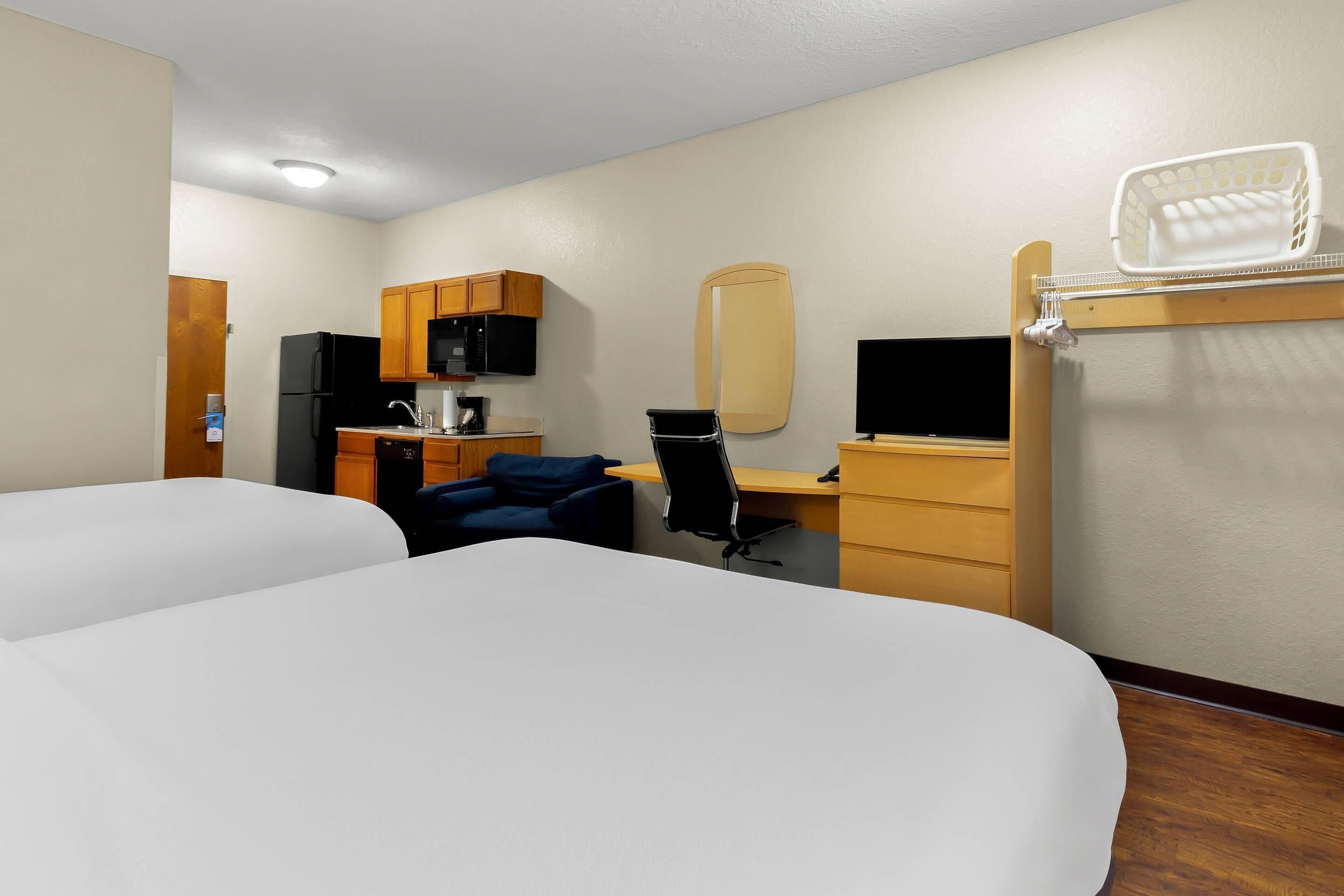 standard room, 2 queen beds, non smoking | desk, blackout curtains, soundproofing, iron/ironing board