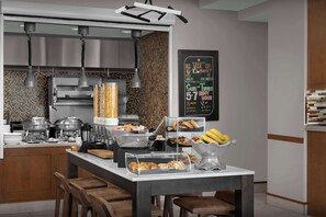 Daily cooked-to-order breakfast for a fee - Hilton Garden Inn Cedar Falls (Cedar Falls)