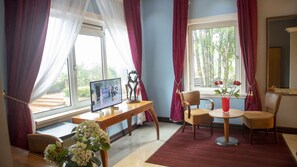 Deluxe Room, 1 King Bed