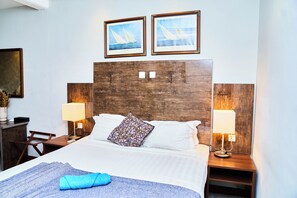 Deluxe Room, 1 King Bed