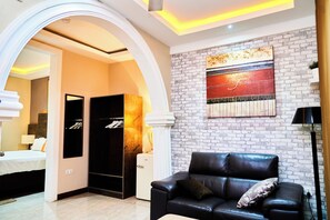 Executive Studio Suite